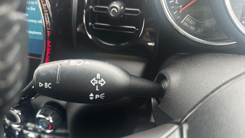 MINI Hatchback 1.5 Cooper Classic 3dr Auto Petrol Hatchback